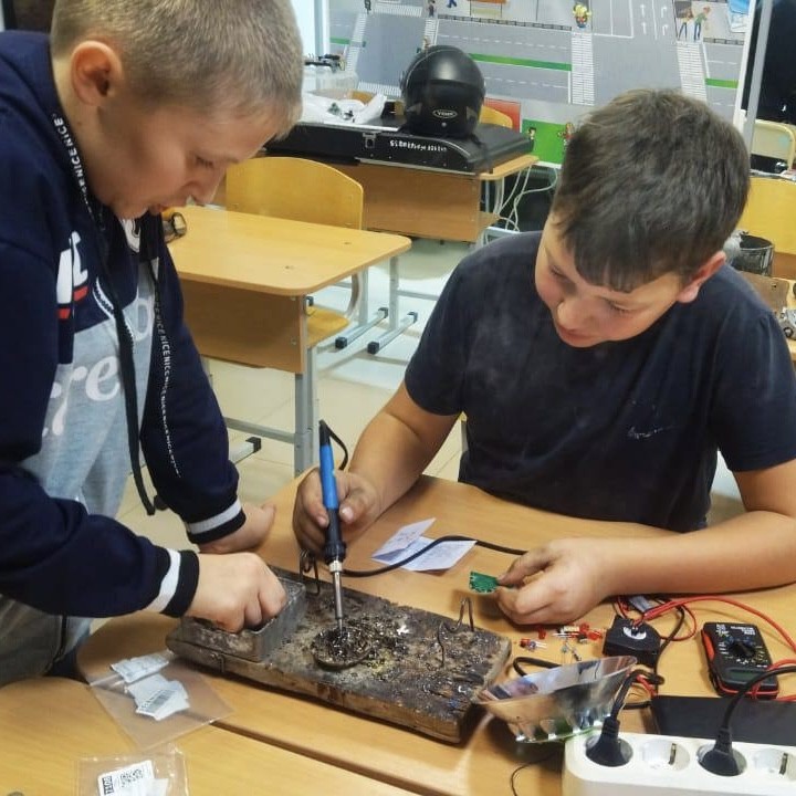 Бесплатный набор на занятия по радиотехнике и связи